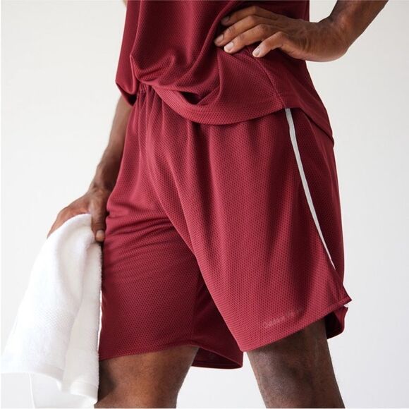 Outdoor Voices RecMesh 8" Shorts Boysenberry Athletic Sz M New! - Picture 1 of 7